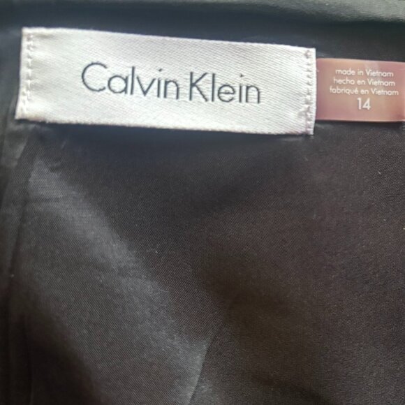 Calvin Klein pencil skirt - Picture 3 of 3